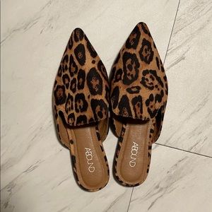 leopard print printed toe mules.